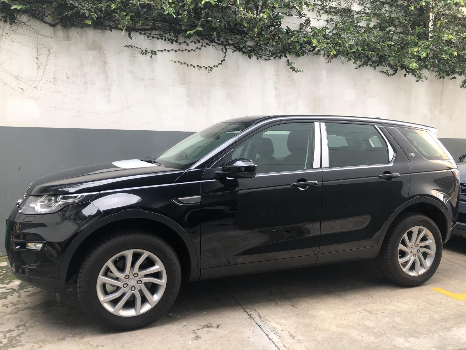 LandRover Discovery 2019 - Mua xe đón tết - Rinh ngay quà tặng chính hãng khi mua xe Landrover Discovery Sport SE, đời 2019, màu đỏ