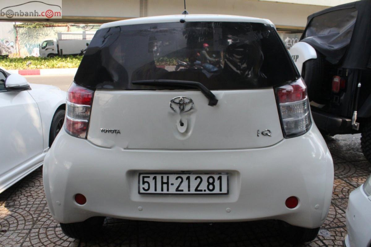 Toyota IQ 2009 - Bán ô tô Toyota IQ đời 2009, màu trắng, xe nhập số tự động