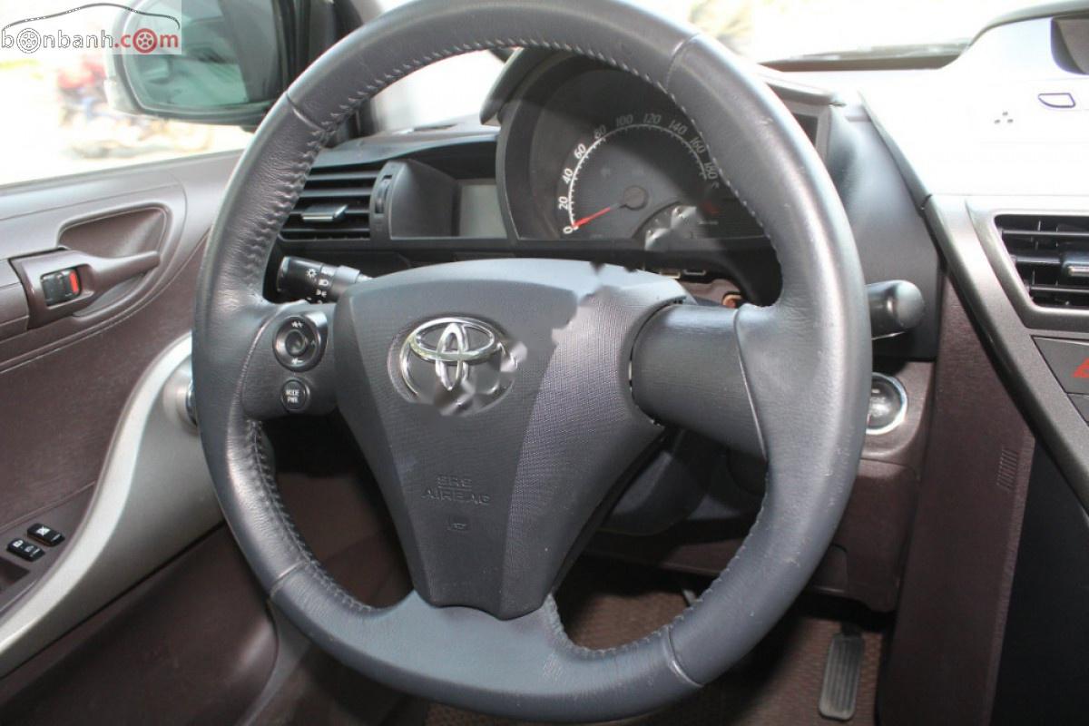 Toyota IQ 2009 - Bán ô tô Toyota IQ đời 2009, màu trắng, xe nhập số tự động