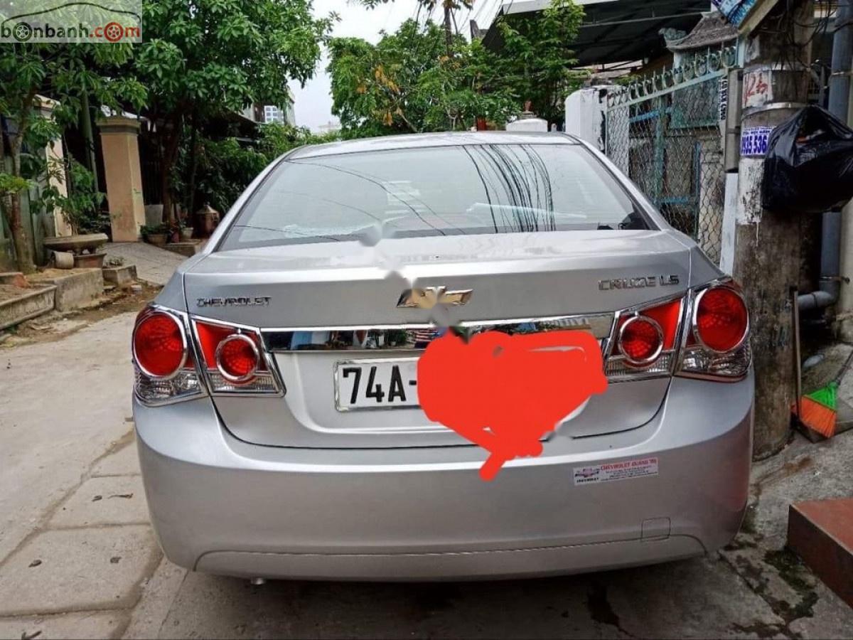 Chevrolet Cruze 2011 - Cần bán xe Chevrolet Cruze 2011, màu bạc còn mới giá cạnh tranh