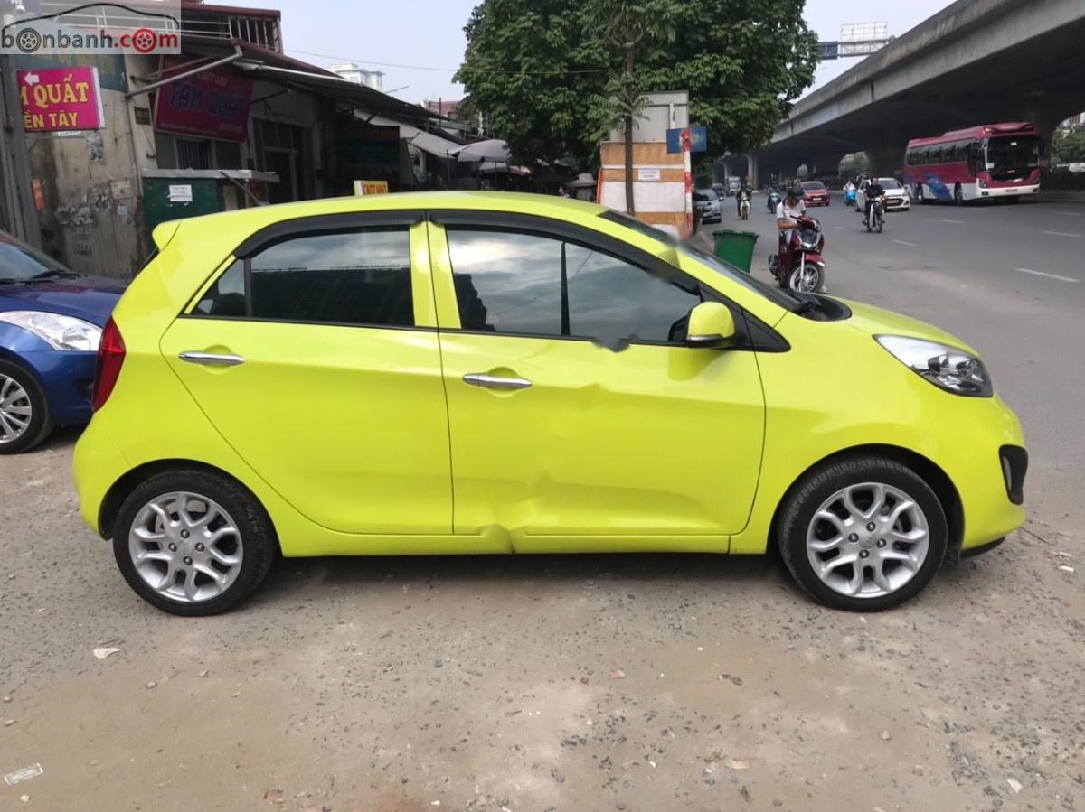 Kia Picanto 2013 - Bán Kia Picanto sản xuất năm 2013, màu xanh lục, xe gia đình