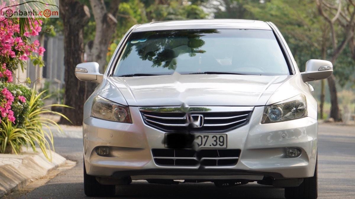 Honda Accord 3.5 AT 2010 - Cần bán gấp Honda Accord V6 3.5 năm 2010, màu bạc, nhập khẩu nguyên chiếc, giá tốt