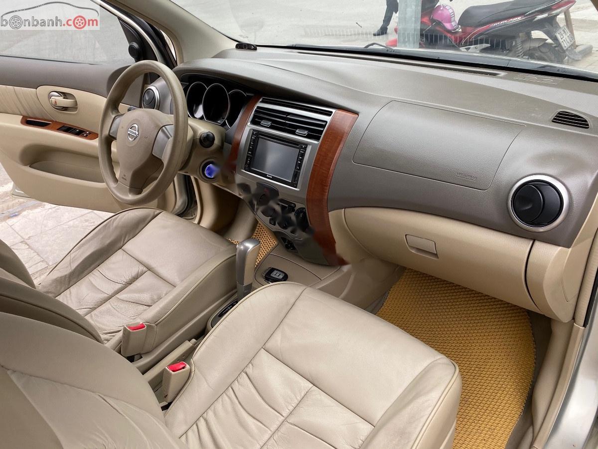 Nissan Grand livina 2011 - Cần bán lại xe Nissan Grand livina năm 2011, màu vàng như mới, 330tr