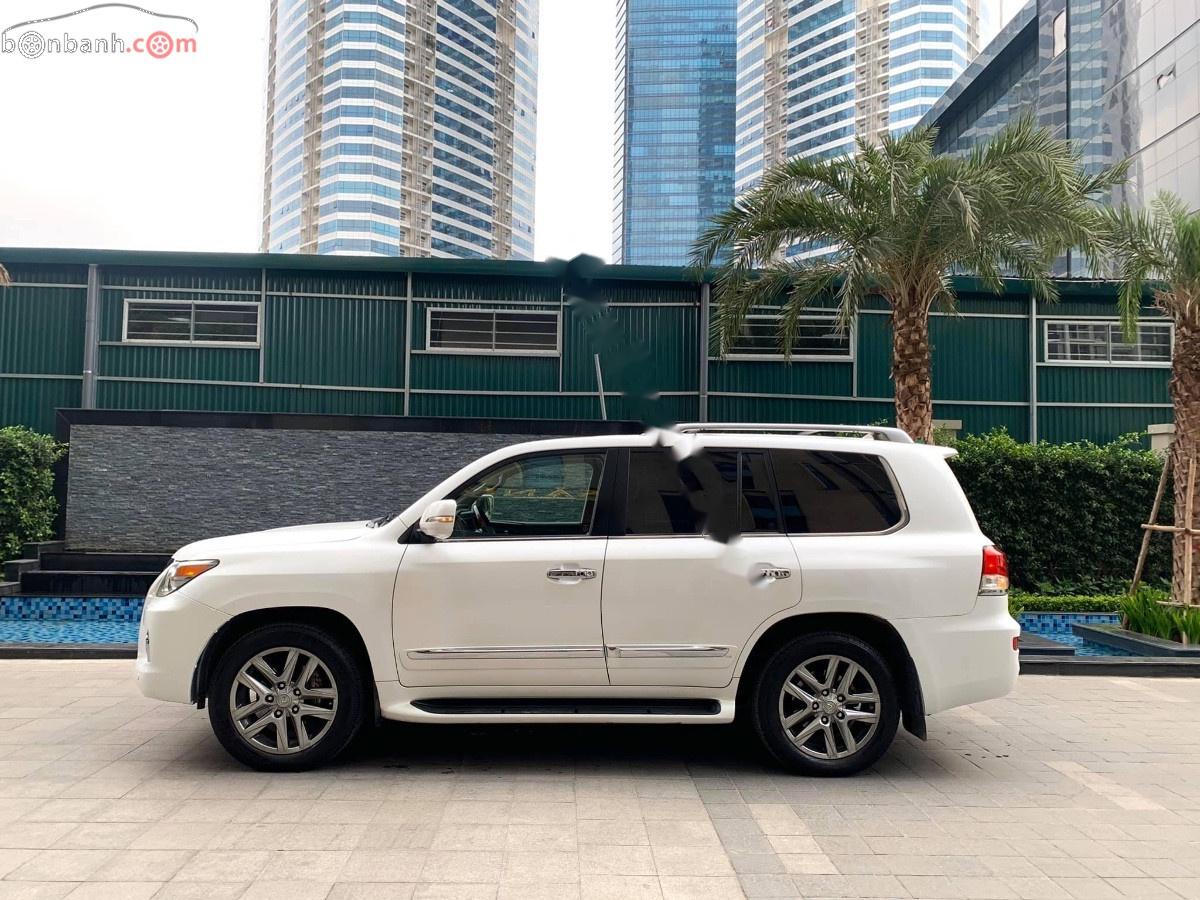 Lexus LX 2013 - Bán Lexus LX 570 sản xuất 2013, màu trắng, nhập khẩu nguyên chiếc