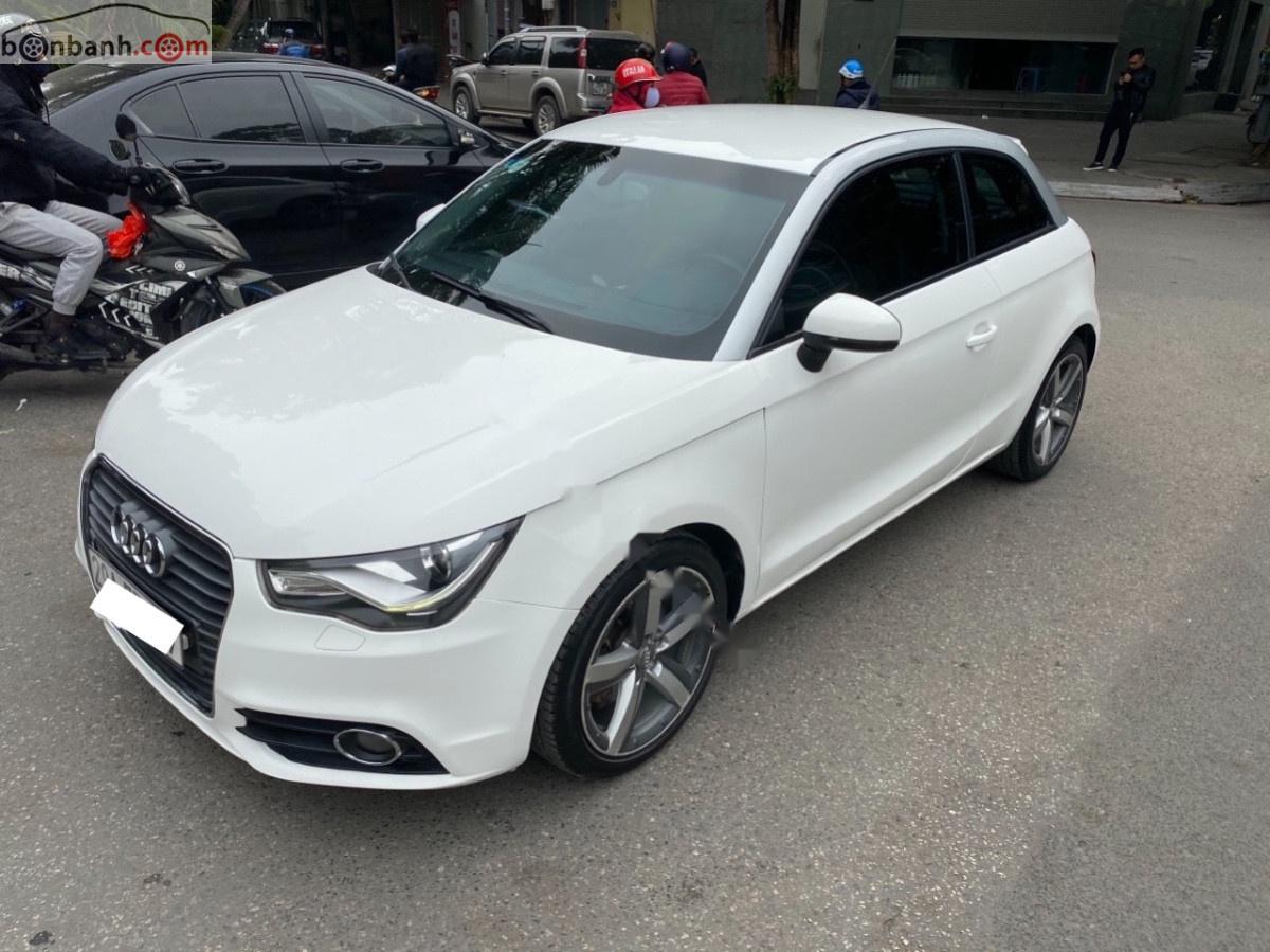 Audi A1   2010 - Cần bán gấp Audi A1 2010, màu trắng, xe nhập