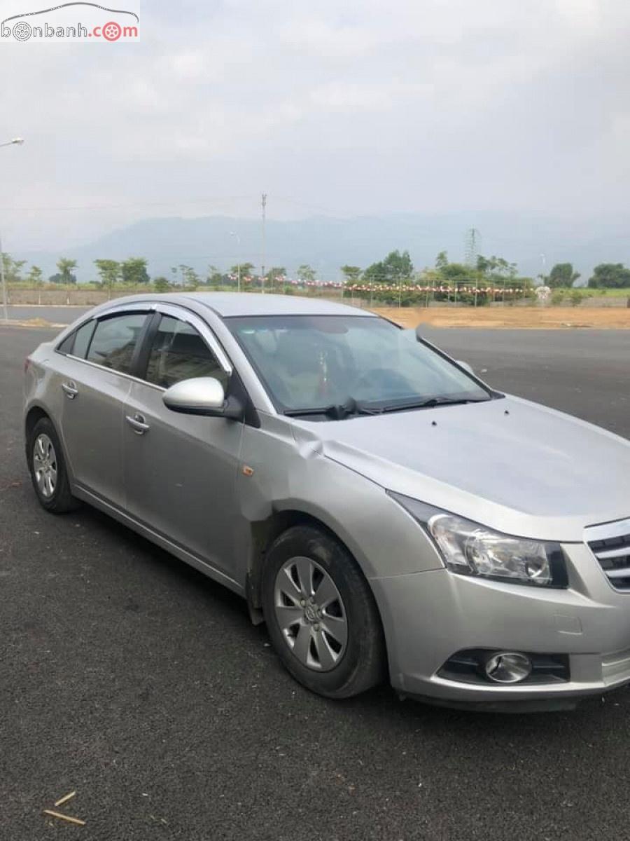 Daewoo Lacetti 2009 - Cần bán lại Daewoo Lacetti CDX 1.6 AT sản xuất 2009, màu bạc, xe nhập