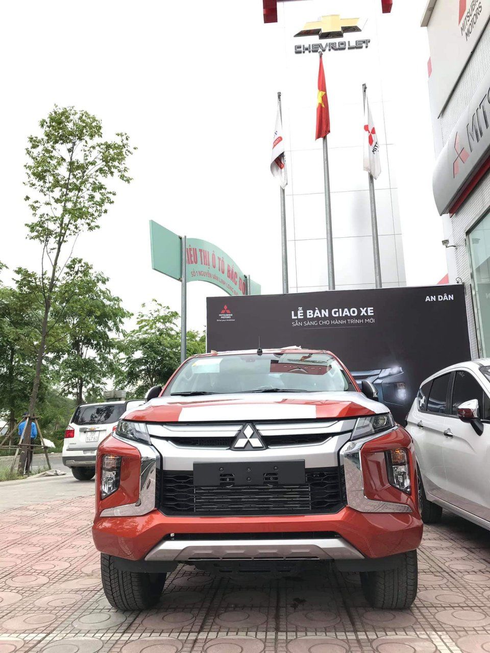 Mitsubishi Triton GLX 2019 - Hỗ trợ mua xe trả góp lãi suất thấp với chiếc Mitsubishi Triton 2.4AT Mivec, sản xuất 2019, có sẵn xe, giao nhanh tận nhà