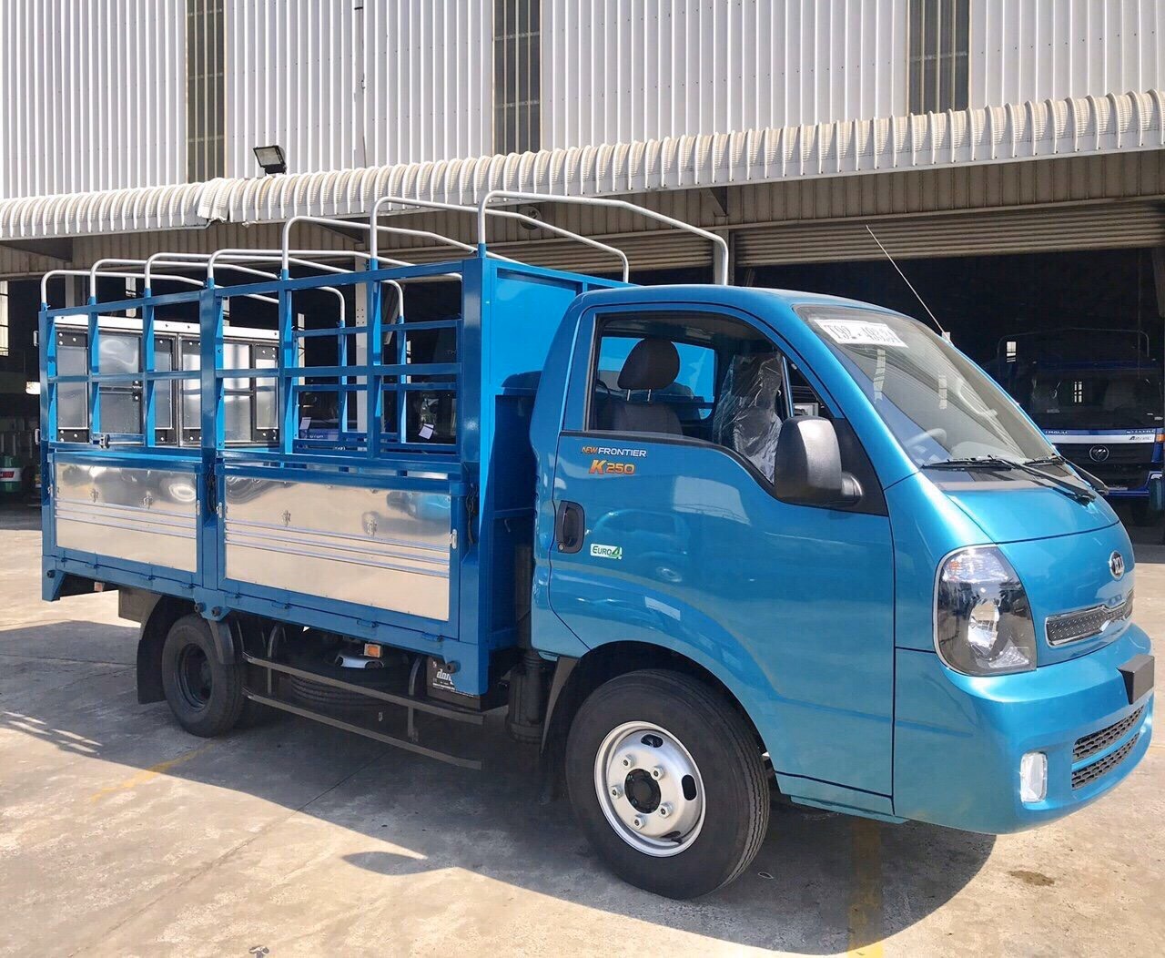 Thaco Kia 2019 - Bán xe tải Kia 2.49 tấn thùng mui bạt mở 5 bửng tiện lợi, tại BR-VT