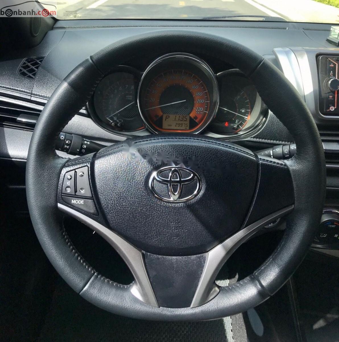 Toyota Yaris 2016 - Bán xe Toyota Yaris đời 2016, màu đỏ, nhập khẩu số tự động