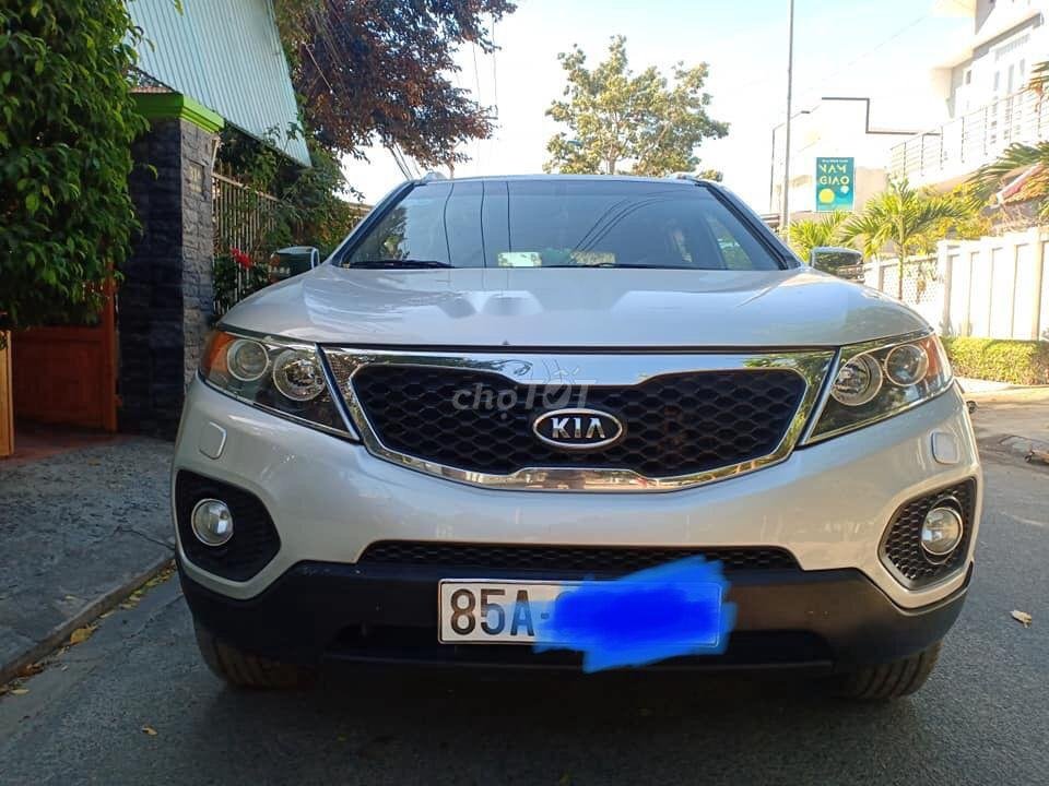 Kia Sorento 2010 - Cần bán lại xe Kia Sorento năm sản xuất 2010, màu bạc, giá tốt