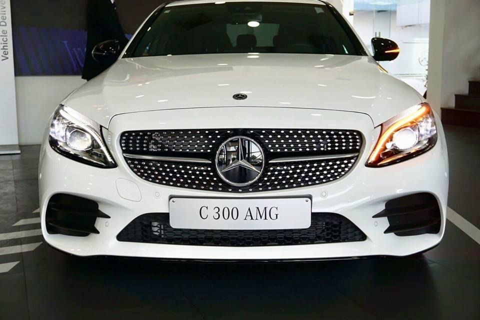 Mercedes-Benz C class C300 AMG 2020 - Giá bán & khuyến mãi C300 AMG mới nhất 2020, giảm tiền mặt, tặng bảo hiểm & phụ kiện chính hãng