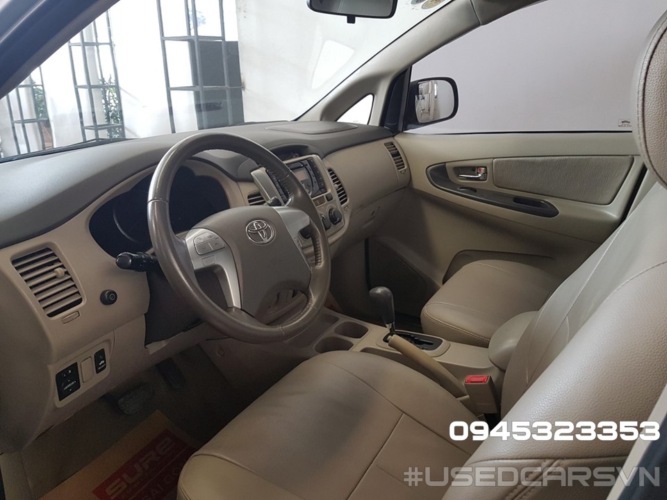 Toyota Innova G 2013 - Cần bán Toyota Innova G đời 2013, màu bạc, 520 triệu