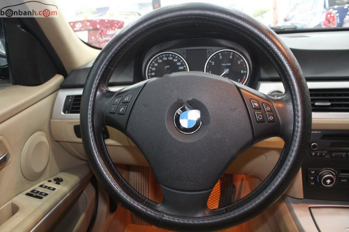 BMW 3 Series 320i 2010 - Xe BMW 3 Series 320i sản xuất 2010, màu đỏ, nhập khẩu