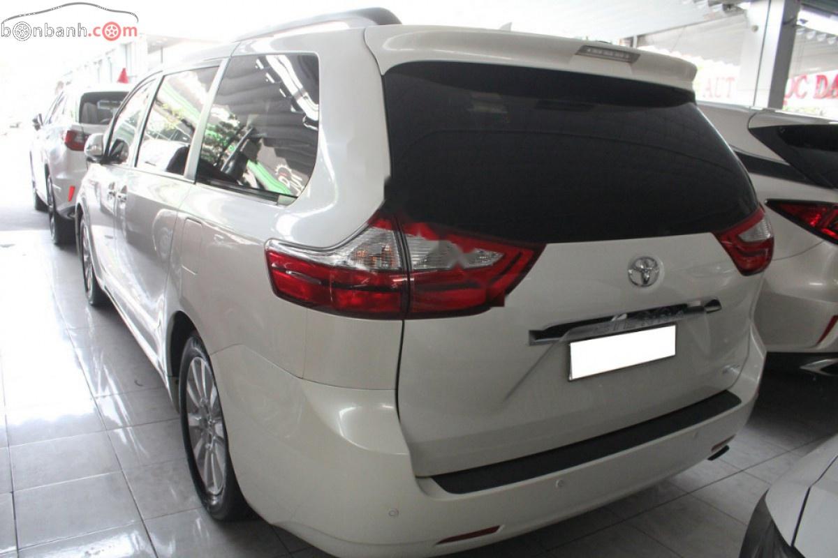 Toyota Sienna 2015 - Bán ô tô Toyota Sienna sản xuất năm 2015, màu trắng, nhập khẩu số tự động