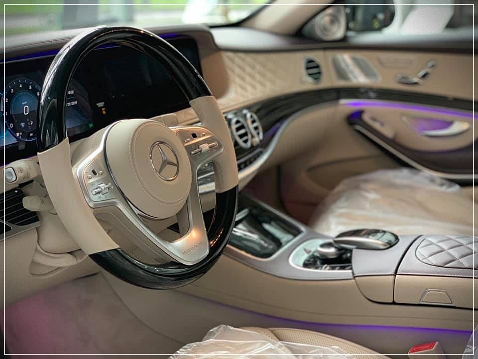 Mercedes-Benz Maybach Maybach S560 4MATIC 2019 - Ưu đãi khủng giảm giá tiền mặt khi mua chiếc xe Mercedes Maybach S560 4matic, sản xuất 2019, màu trắng