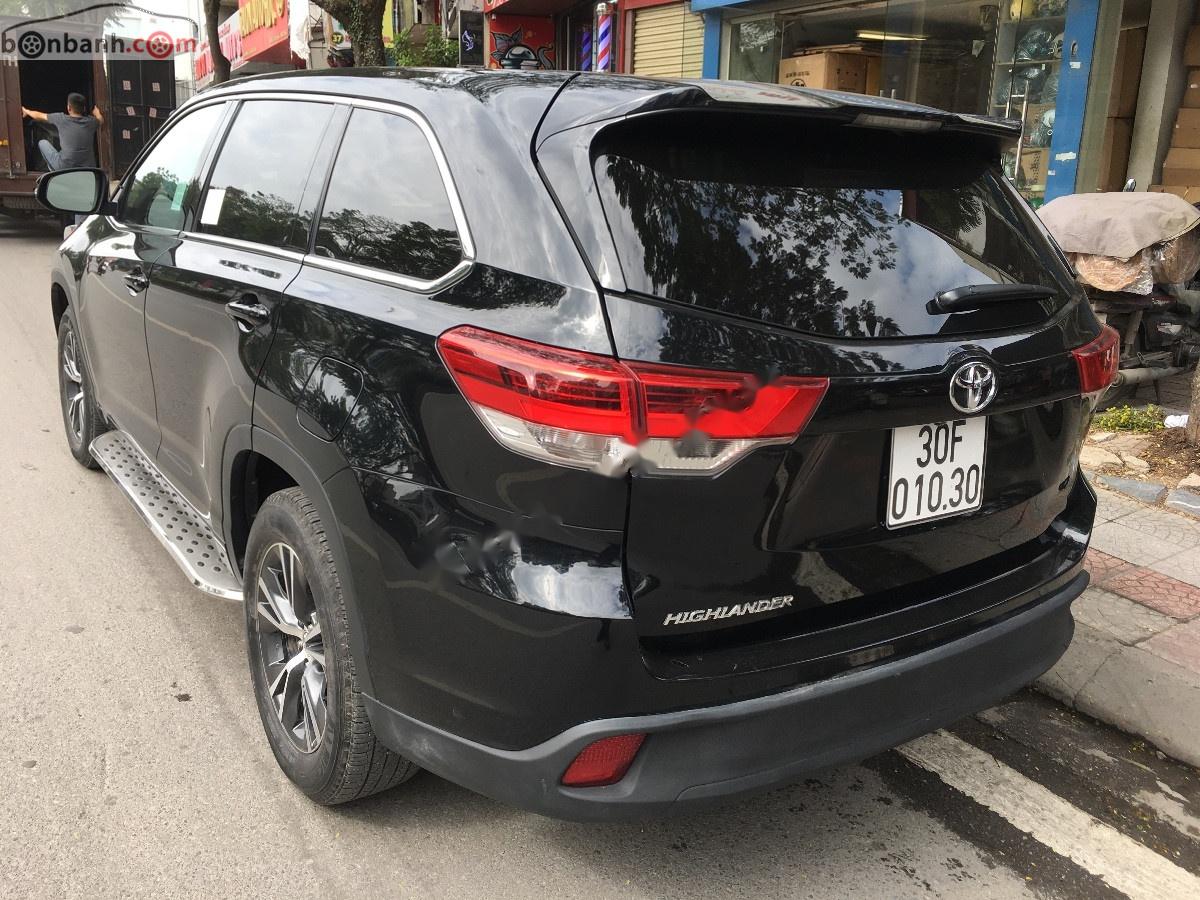 Toyota Highlander 2017 - Cần bán gấp Toyota Highlander LE 2.7L năm 2017, màu đen, nhập khẩu chính chủ