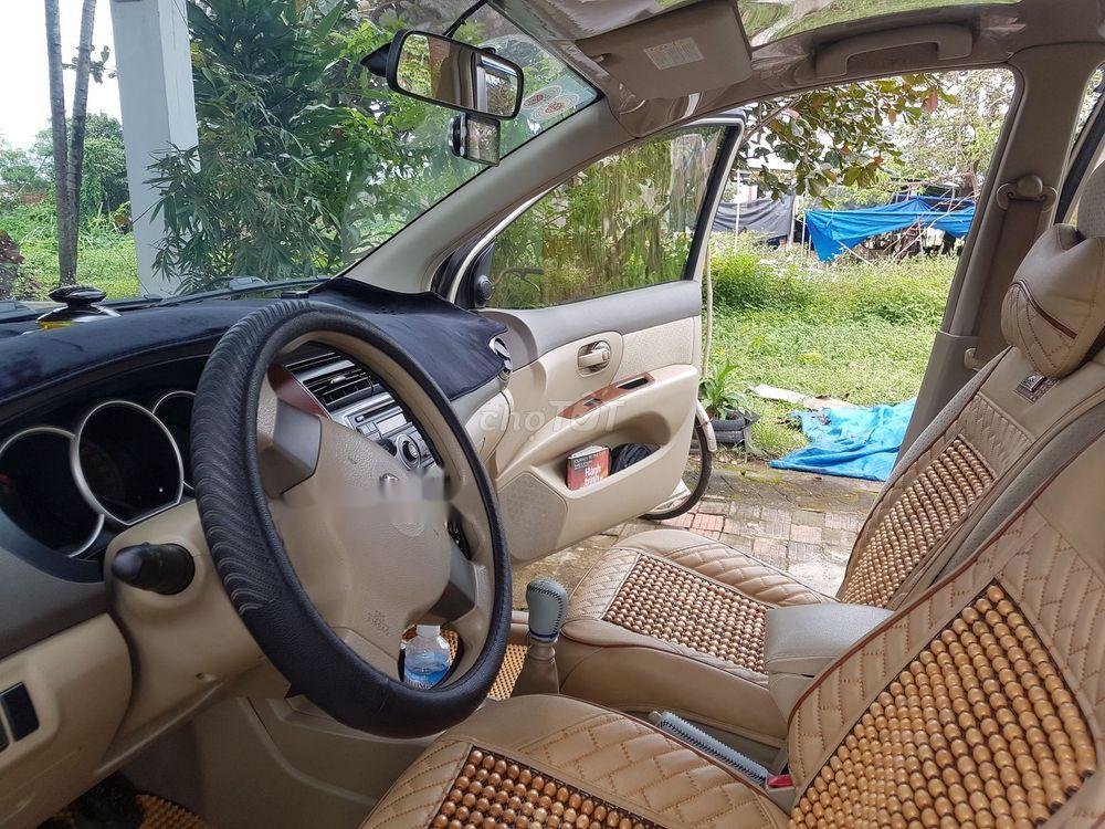 Nissan Grand livina   2010 - Bán xe Nissan Grand livina sản xuất năm 2010, máy êm, tiết kiệm xăng