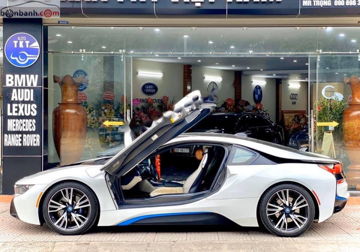 BMW i8 2015 - Bán xe BMW i8 sản xuất năm 2015, màu trắng, nhập khẩu nguyên chiếc