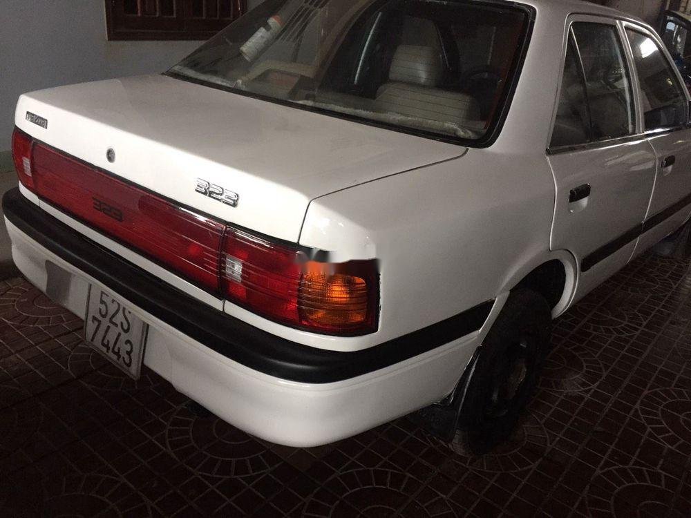 Mazda 323   1995 - Bán Mazda 323 năm 1995, màu trắng, giá rất tốt