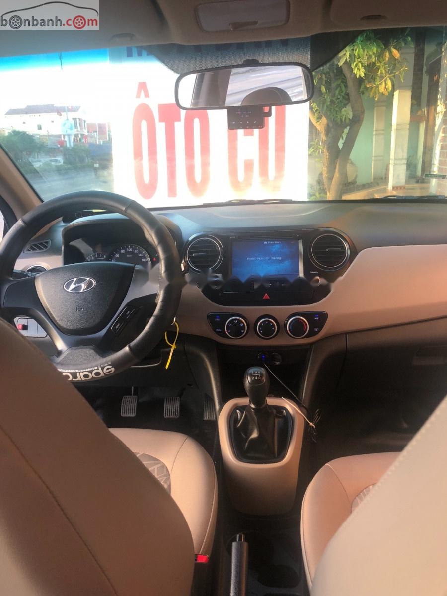 Hyundai Grand i10   2017 - Bán Hyundai Grand i10 1.2 MT 2017, màu trắng như mới