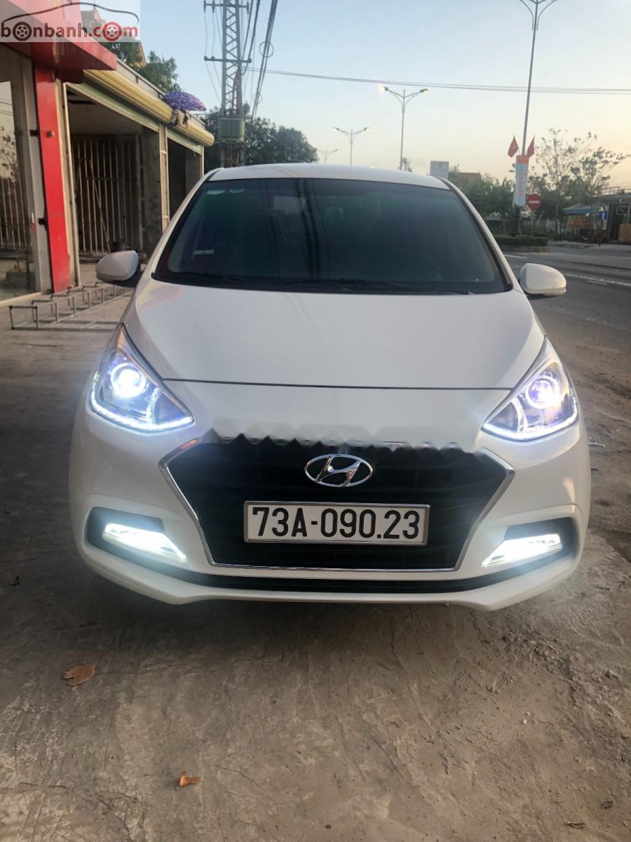 Hyundai Grand i10   2017 - Bán Hyundai Grand i10 1.2 MT 2017, màu trắng như mới