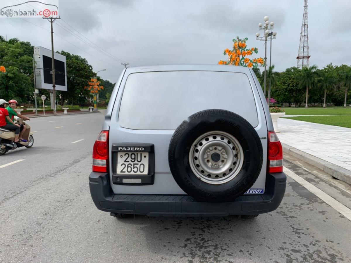 Mitsubishi Pajero 2003 - Bán Mitsubishi Pajero V6 năm sản xuất 2003, màu đen, nhập khẩu