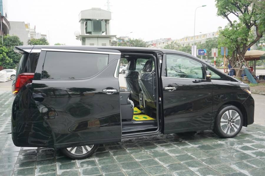 Toyota Alphard 2019 - Bán Toyota Alphard Excutive Lounge 2020 tại Hồ Chí Minh, giá tốt giao xe ngay toàn quốc