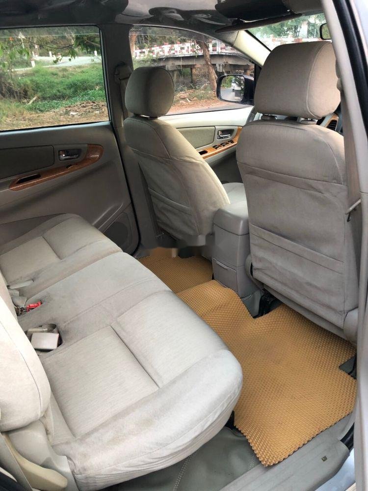 Toyota Innova   G  2011 - Cần bán xe Toyota Innova G sản xuất năm 2011, màu bạc, nhập khẩu chính chủ