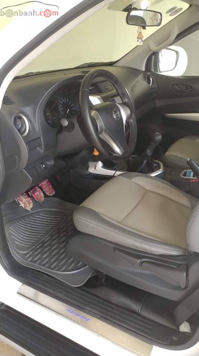 Nissan Navara 2014 - Bán xe Nissan Navara năm sản xuất 2014, màu trắng, xe nhập số sàn
