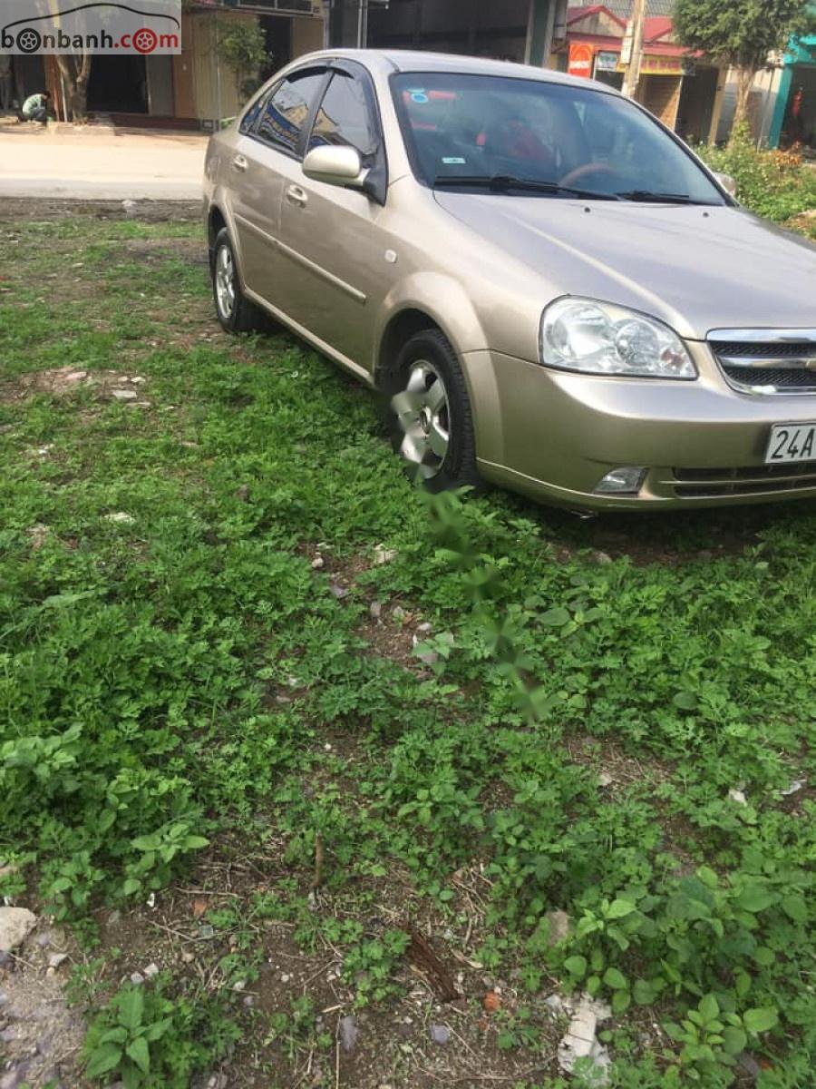 Chevrolet Lacetti   2012 - Bán Chevrolet Lacetti 1.6 đời 2012, màu vàng