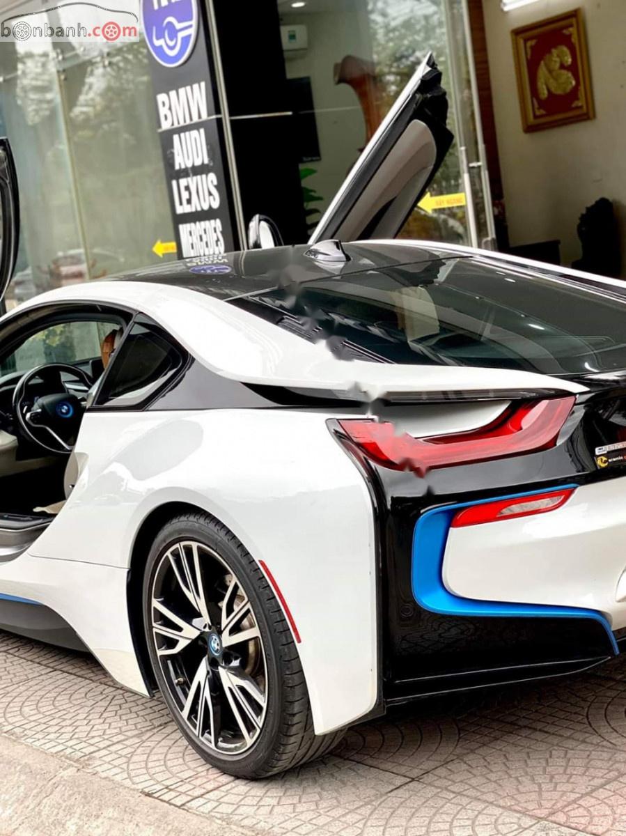 BMW i8 2014 - Bán BMW i8 sản xuất năm 2014, màu trắng, nhập khẩu nguyên chiếc