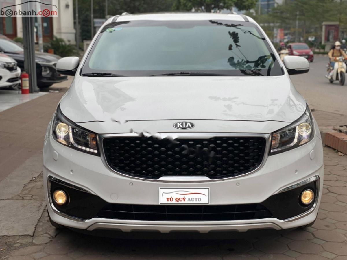 Kia Sedona 2.2L DATH 2017 - Bán xe Kia Sedona 2.2L DATH năm sản xuất 2017, màu trắng số tự động giá cạnh tranh