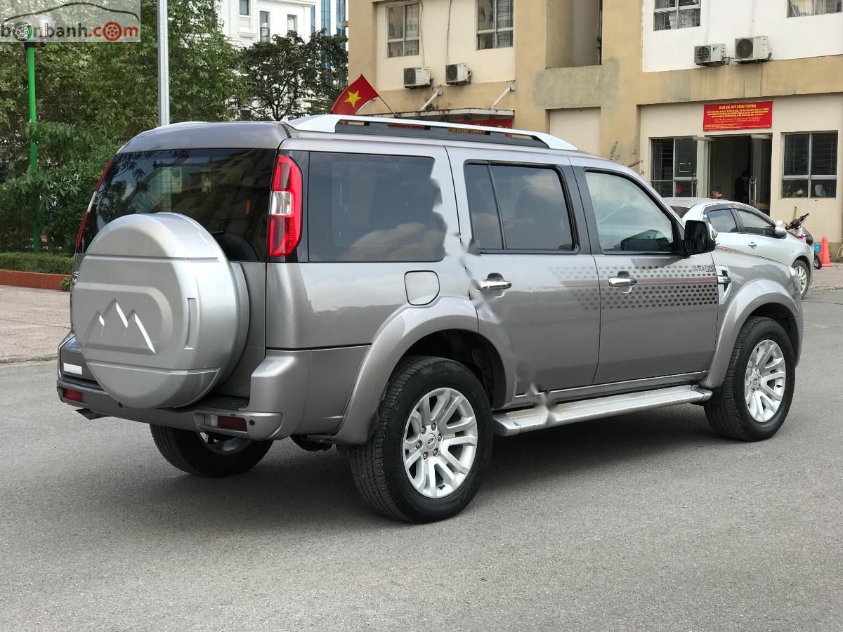 Ford Everest 2.5L 4x2 MT 2014 - Cần bán gấp Ford Everest 2.5L 4x2 MT 2014, màu xám chính chủ