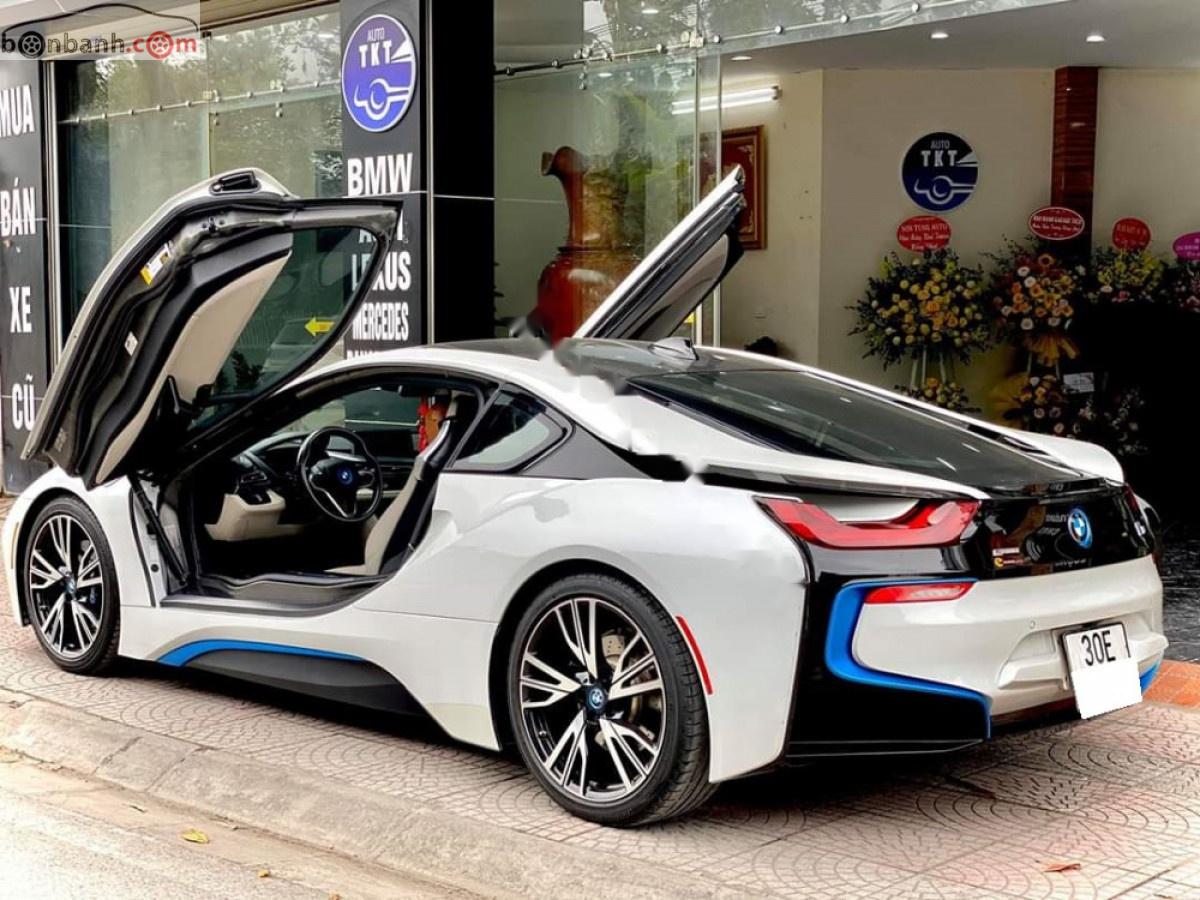 BMW i8 2014 - Bán BMW i8 sản xuất năm 2014, màu trắng, nhập khẩu nguyên chiếc