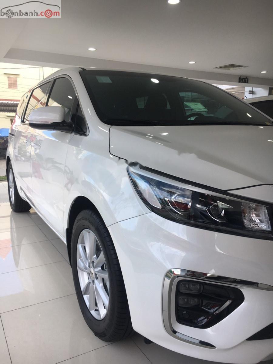 Kia Sedona 2019 - Bán ô tô Kia Sedona sản xuất năm 2019, màu trắng