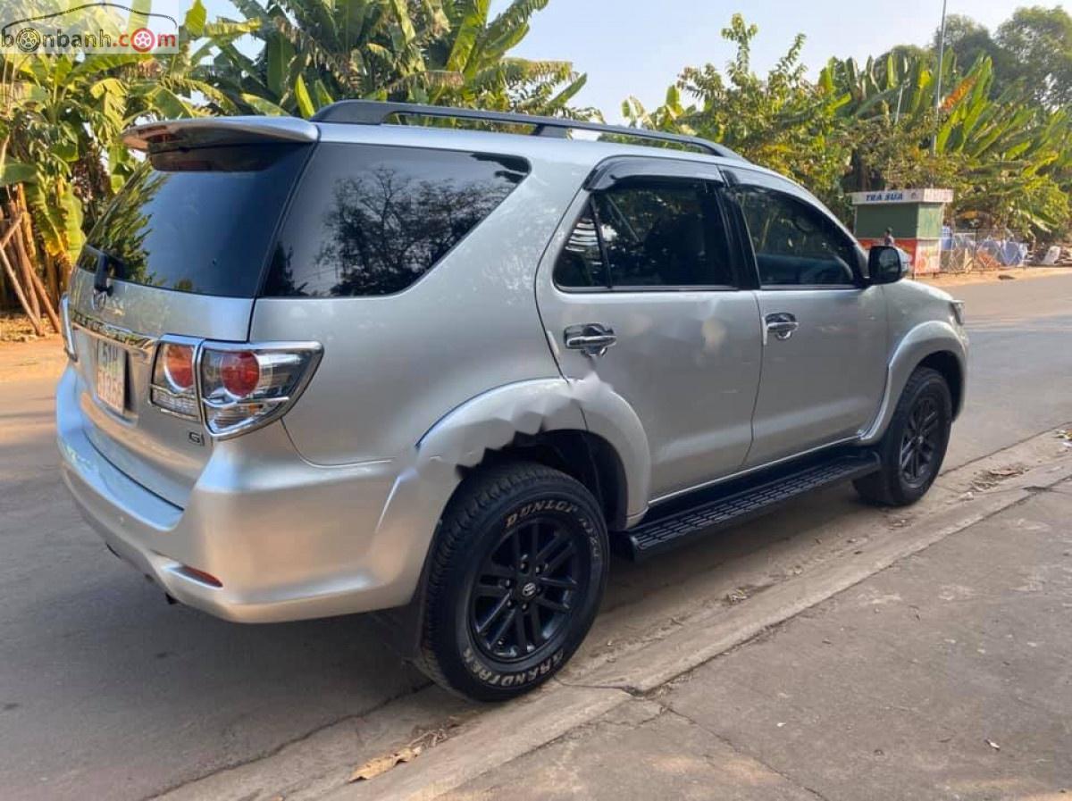 Toyota Fortuner 2013 - Bán ô tô Toyota Fortuner MT sản xuất năm 2013, màu bạc số sàn, giá chỉ 686 triệu