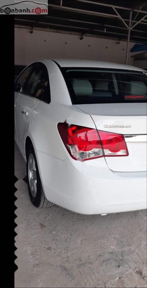 Chevrolet Cruze LTZ   2011 - Cần bán xe Chevrolet Cruze LTZ sản xuất năm 2011, màu trắng còn mới