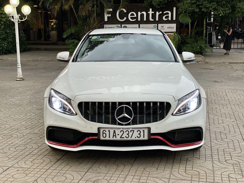 Mercedes-Benz C class C200 2015 - Cần bán lại xe Mercedes C200 sản xuất 2015, màu trắng