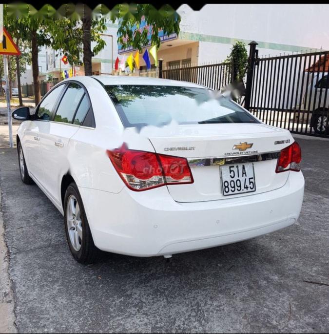 Chevrolet Cruze LTZ   2011 - Cần bán xe Chevrolet Cruze LTZ sản xuất năm 2011, màu trắng còn mới