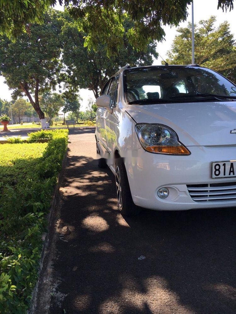 Chevrolet Spark   LT   2011 - Cần bán xe Chevrolet Spark LT sản xuất 2011, màu trắng, nhập khẩu còn mới