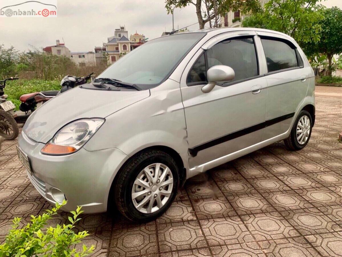 Chevrolet Spark LT 2011 - Cần bán xe Chevrolet Spark LT năm sản xuất 2011, màu bạc