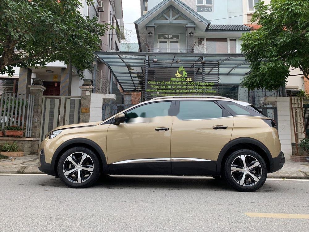 Peugeot 3008    2019 - Cần bán xe Peugeot 3008 năm sản xuất 2019, màu vàng