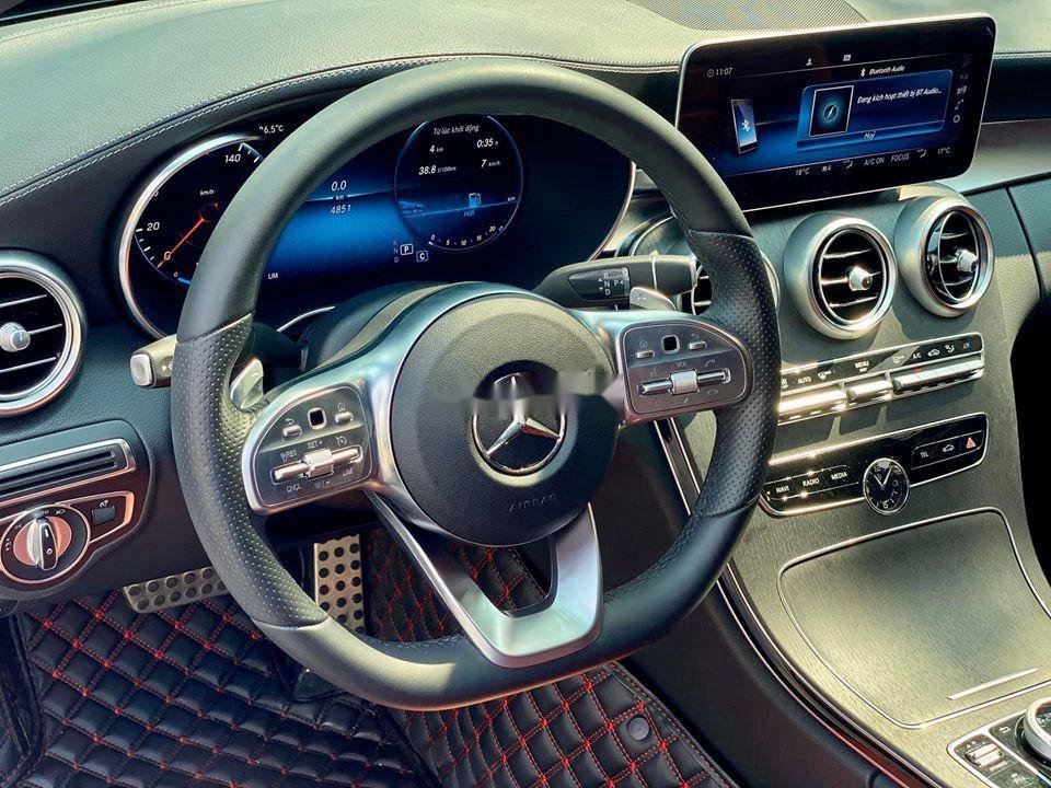 Mercedes-Benz C class C300 2019 - Cần bán Mercedes C300 2019, màu trắng