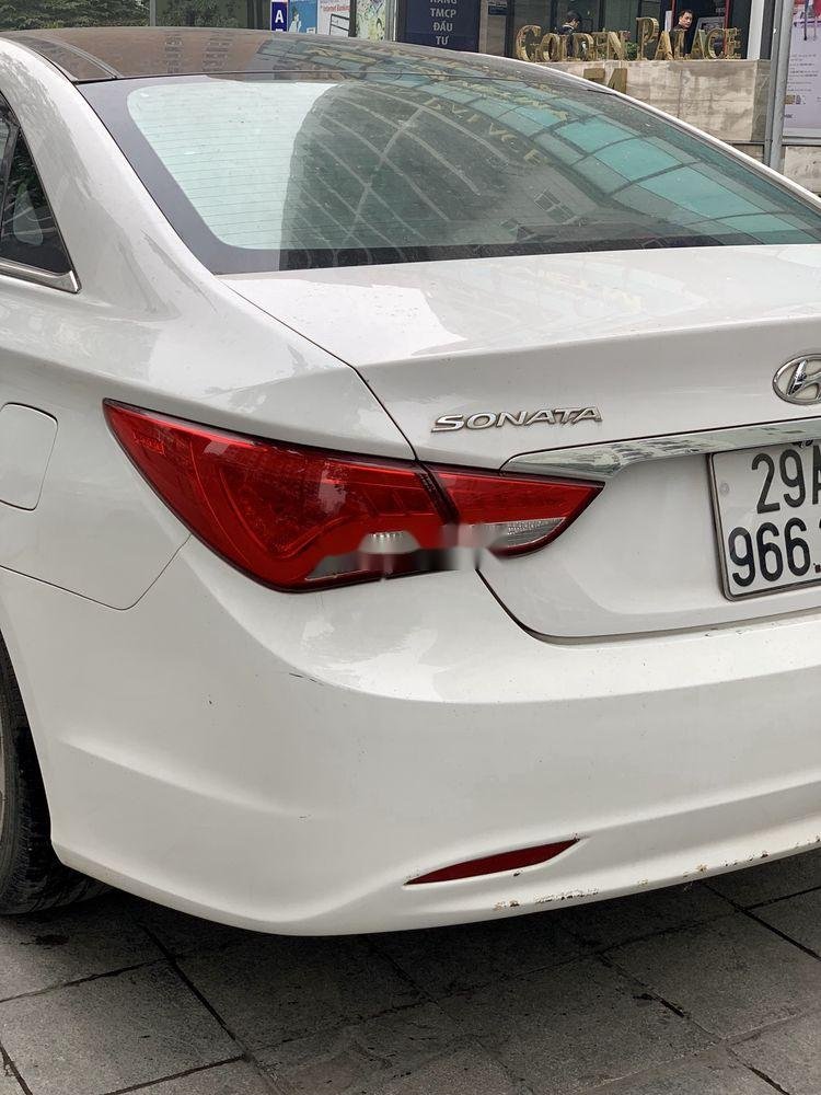 Hyundai Sonata  Y20  2013 - Bán Hyundai Sonata Y20 sản xuất 2013, màu trắng, xe nhập chính chủ