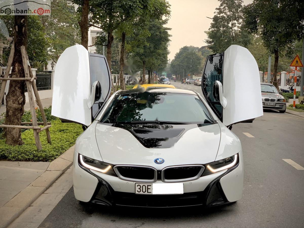 BMW i8 1.5L Hybrid 2015 - Xe BMW i8 1.5L Hybrid sản xuất 2015, màu trắng, nhập khẩu