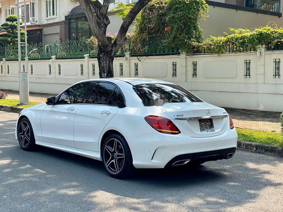 Mercedes-Benz C class C300 2019 - Cần bán Mercedes C300 2019, màu trắng