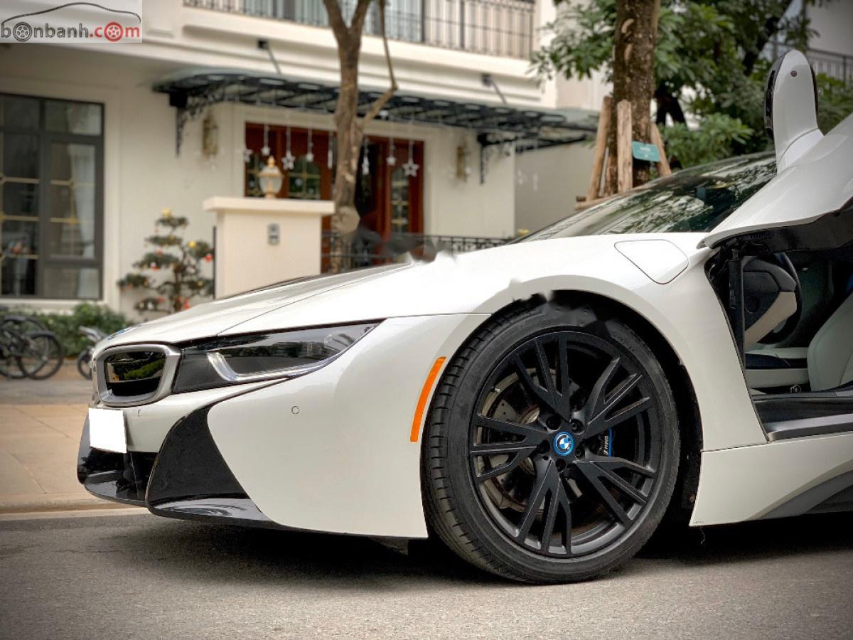 BMW i8 1.5L Hybrid 2015 - Xe BMW i8 1.5L Hybrid sản xuất 2015, màu trắng, nhập khẩu