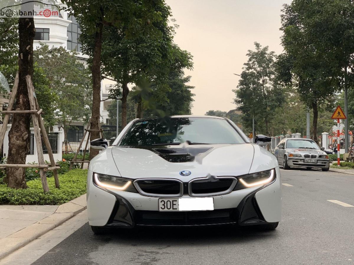 BMW i8 1.5L Hybrid 2015 - Xe BMW i8 1.5L Hybrid sản xuất 2015, màu trắng, nhập khẩu