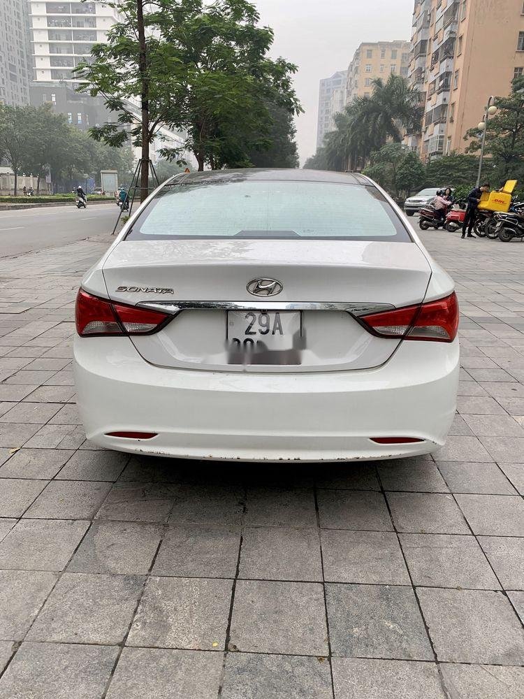 Hyundai Sonata  Y20  2013 - Bán Hyundai Sonata Y20 sản xuất 2013, màu trắng, xe nhập chính chủ