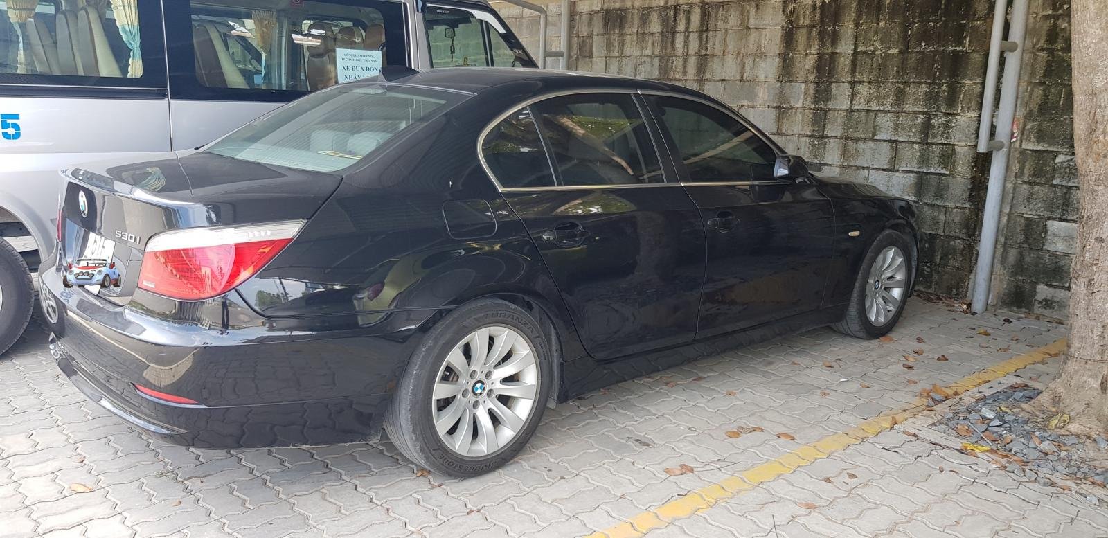 BMW 5 Series 2007 - Bán xe BMW 5 Series đời 2007, màu đen đã đi 138.000km